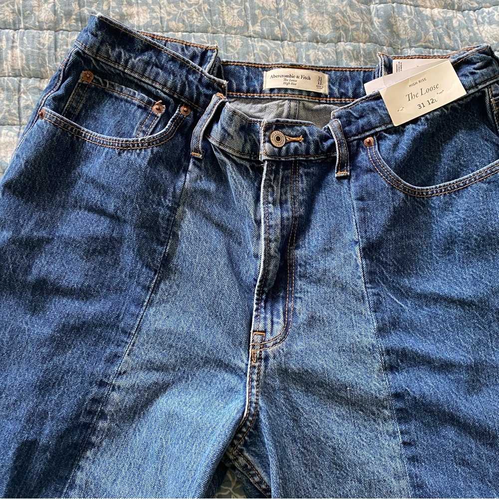 NWT Abercrombie Two Tone Loose Jeans